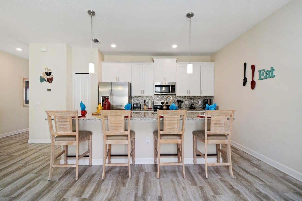 Four Bedrooms Home With Pool 3079 키시미 외부 사진